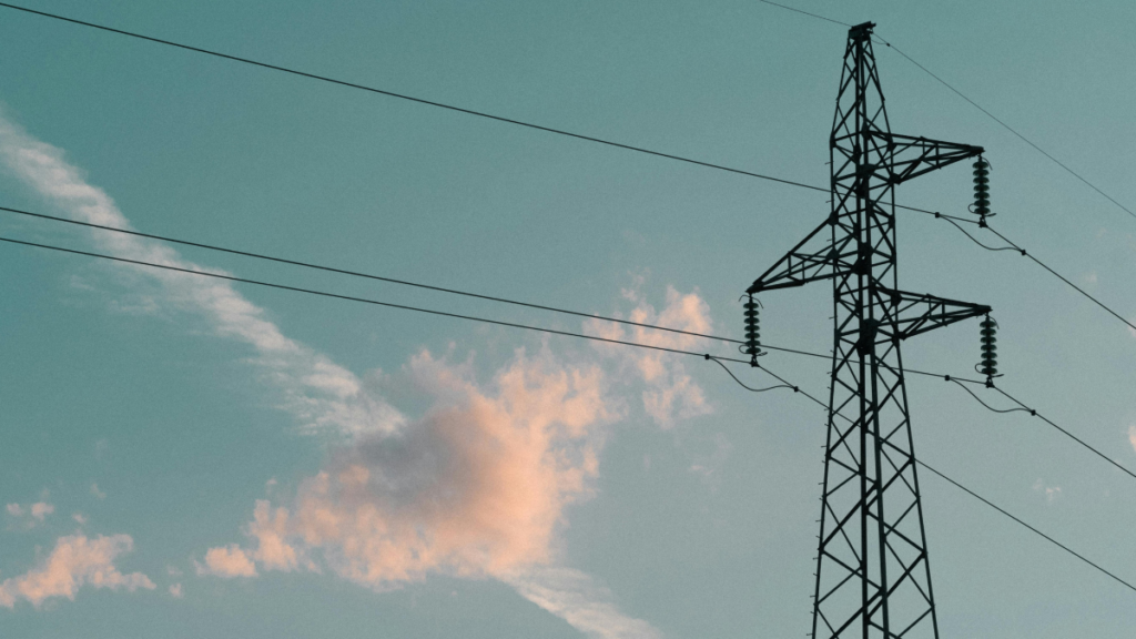 Odszkodowanie za słupy energetyczne – komu przysługuje i ile może wynosić? 1 413