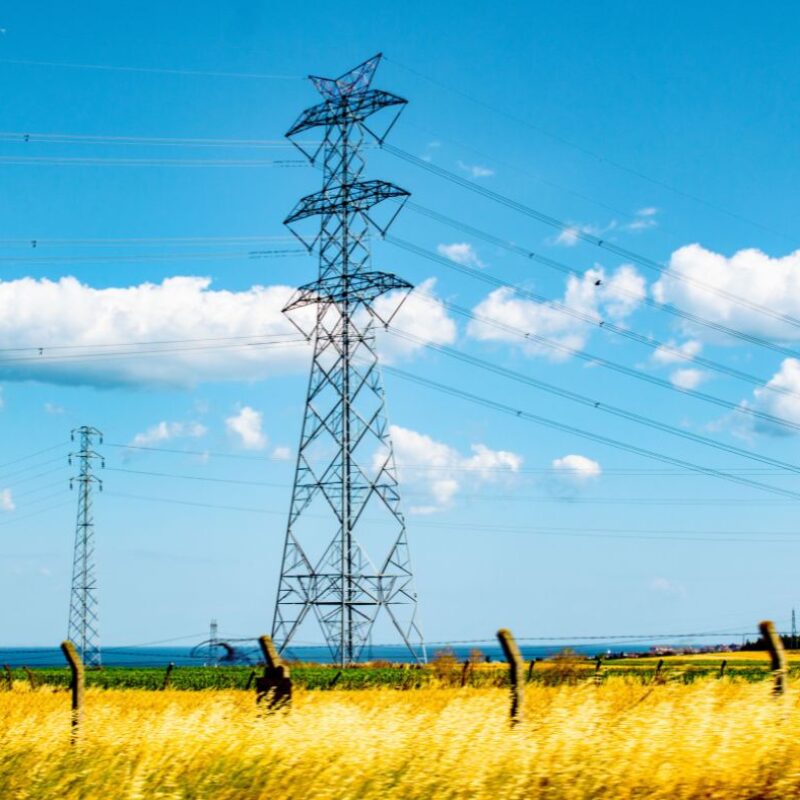 Planowana inwestycja energetyczna na działce – prawa właściciela i służebność przesyłu